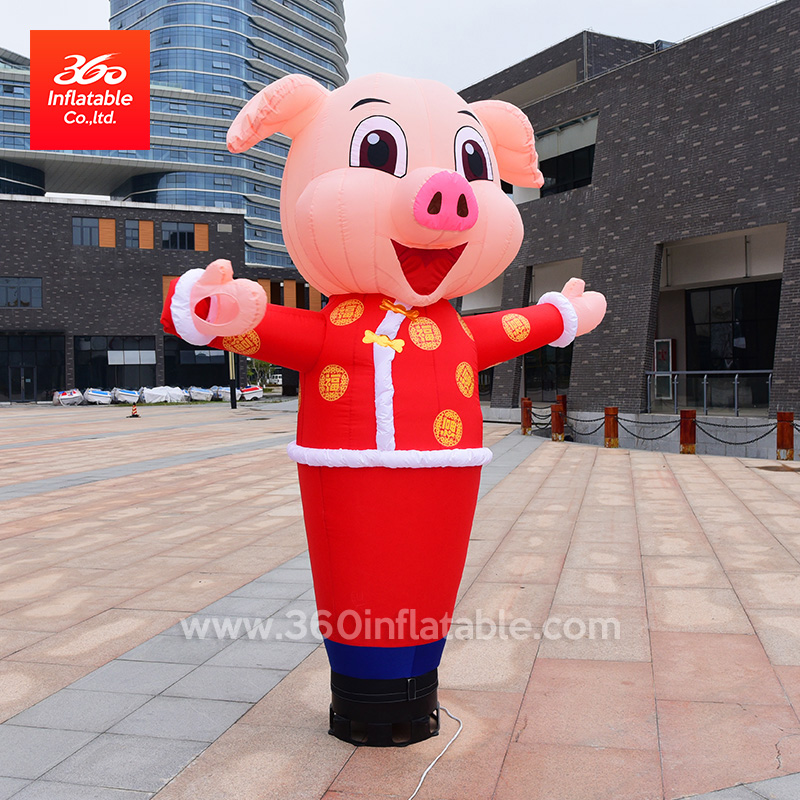 Bailarina de aire de bienvenida con forma de cerdo animal inflable publicitaria con luz LED bailarina de cielo inflable barata de cerdo de dibujos animados para la venta